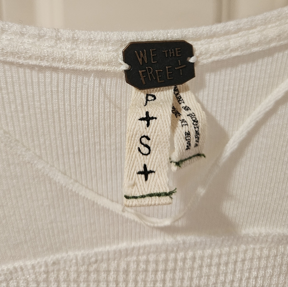 Free People Malibu Thermal Tee Long Sleeve Thumbholes Scoop Neck Ivory Small EUC - Picture 14 of 16